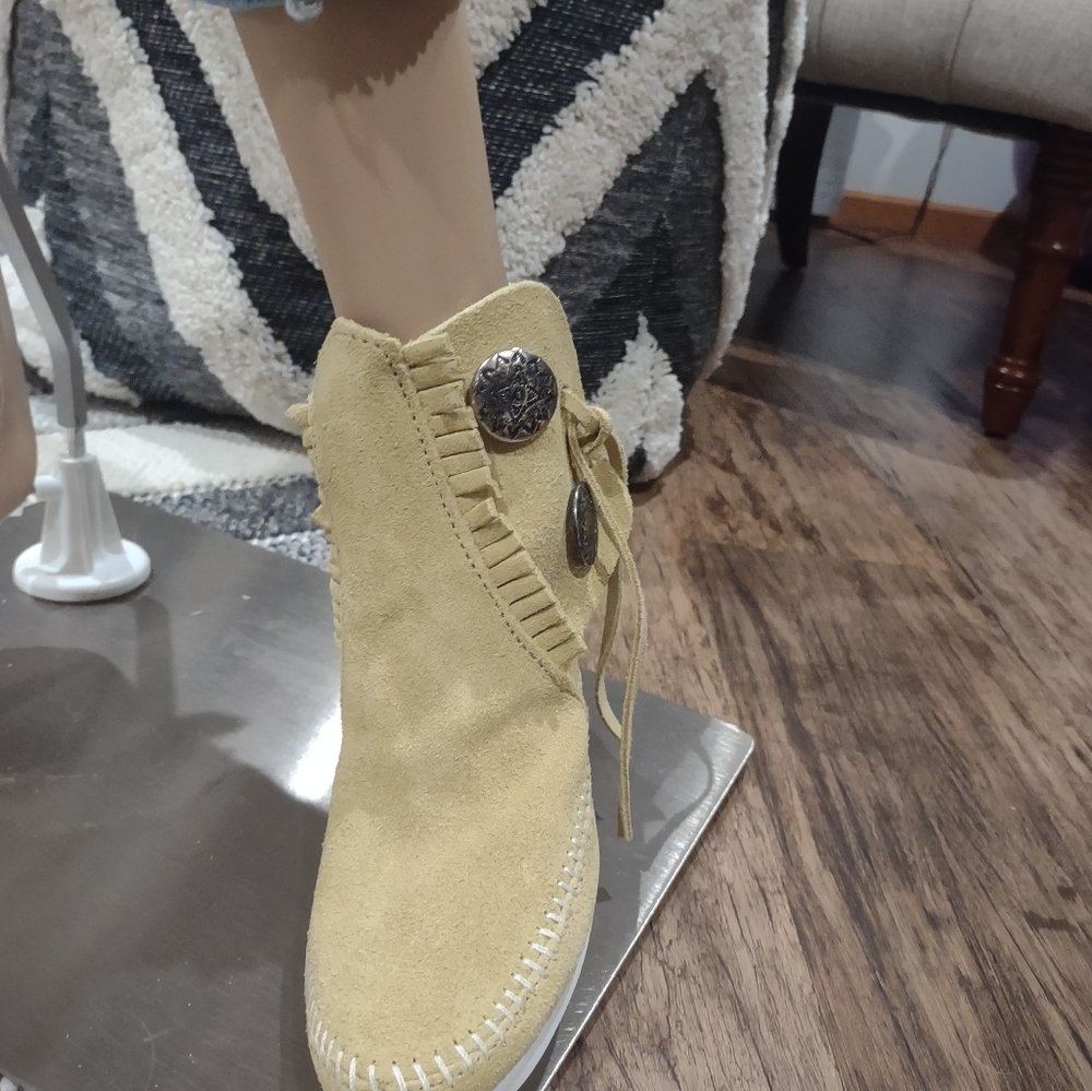 Minnetonka ankle moccasin